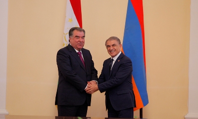 Tajikistani President visits Armenian parliament (PHOTOS)