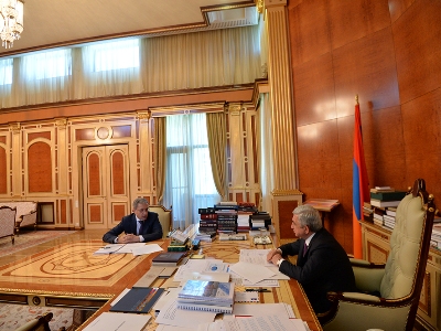 Президент обсудил с министром программу строительства линий электропередач