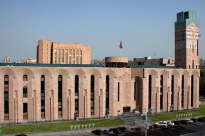 «Հրապարակ». Ով ինչքան է ստանում քաղաքապետարանում՝ սկսած Տարոն Մարգարյանից