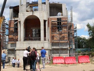 Главы региональных армянских общин Украины посетили строительство собора в Киеве