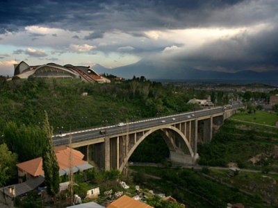 Փրկարարները կանխել են ինքնասպանության փորձը Կիեւյան կամրջից