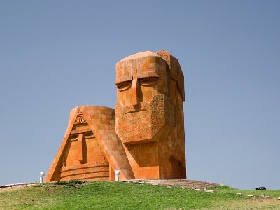Участники состоявшегося в Степанакерте Третьего форума армянских организаций приняли проект резолюции