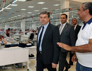 «ՀԺ». «Ալեքս տեքստիլում» վարչապետին ուղեկցել է Սամվել Ալեքսանյանը, որը բազմիցս հայտարարել է, որ բիզնես չունի