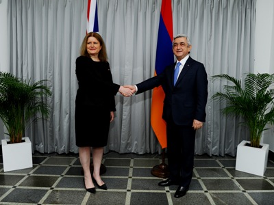 Սերժ Սարգսյանը շնորհավորական ուղերձ է հղել ՄԹ ազգային տոնի առթիվ, նա այցելել է դեսպանի կեցավայր (Ֆոտո)
