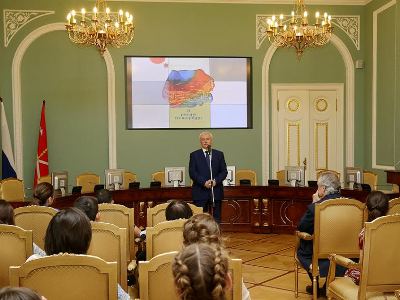 «Ես նկարում եմ Պետերբուրգը» մրցույթի հաղթող հայ դպրոցականները հանդիպել են Պետերբուրգի նահանգապետին