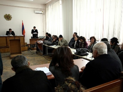 «Զինված խմբի» գործով անցնող տաքսու վարորդը կմնա կալանքի տակ. գրավի միջնորդությունը մերժվեց