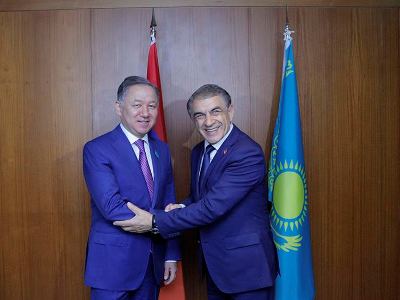 Ակնկալում եմ ղազախական կողմի հավասարակշռված եւ զուսպ մոտեցումը. Արա Բաբլոյանը՝ իր ղազախ գործընկերոջը