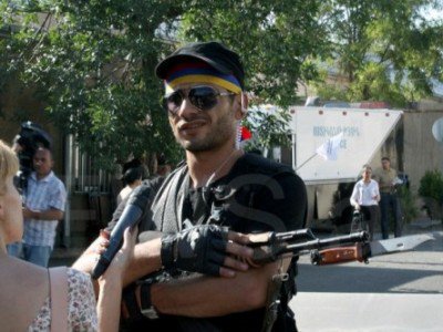 Снят запрет на посещения члена группы «Сасна црер» Ованеса Арутюняна, но родные не могут его увидеть