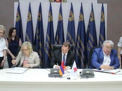 ԱԻՆ-ում ստորագրվել է եռակողմ համաձայնագիր. սահմանամերձ գյուղերը լինելու են առավել դիմակայուն եւ պաշտպանված