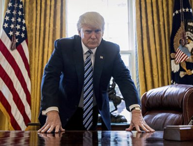 Трамп продолжил перебранку с телеведущими в Twitter, несмотря на критику