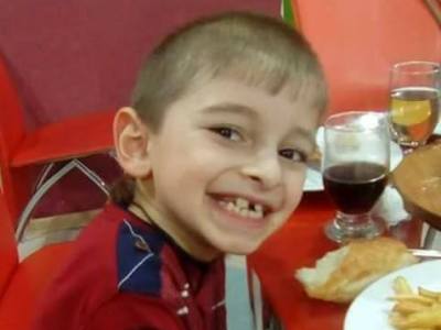 7-летний Арен из Ванадзора мечтает сам пойти в школу