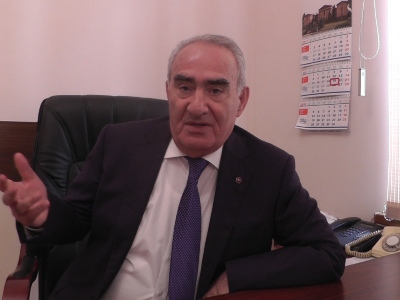 150-200 հազար դրամ ստացողն է գնում Հայաստանից. աղքատները չեն էլ կարող լքել երկիրը. Գալուստ Սահակյանի «մտորումները»