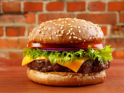 Ամերիկացիները մեկ օրում 7 մլրդ դոլարի բուրգեր ու գարեջուր են օգտագործում