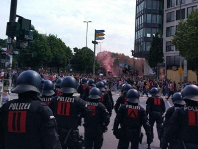 Число пострадавших полицейских при беспорядках в Гамбурге выросло до 196