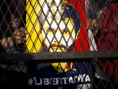 Оппозиционный лидер Венесуэлы вышел из тюрьмы