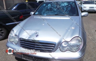 Երևանում 75–ամյա վարորդը Mercedes-ով վրաերթի է ենթարկել կին հետիոտնին. վերջինը տեղափոխվել է հիվանդանոց (ֆոտո)