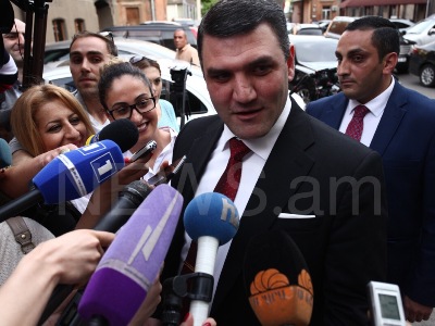 Տիգրան Մուկուչյանը չէ, որ սրանց պատասխանը պետք է տար. Կոստանյանը հանդիմանեց «Ելք»-ին