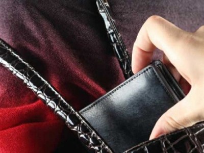 Թիվ 74 երթուղու միկրոավտոբուսում գողացել են կնոջ դրամապանակը. կասկածյալին արագ գտել են