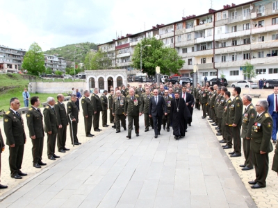 Karabakh President attends Divine Liturgy devoted to Defense Army