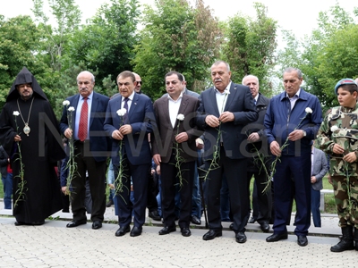 Yerkrapah Day is marked at Yerevan military pantheon (PHOTOS)