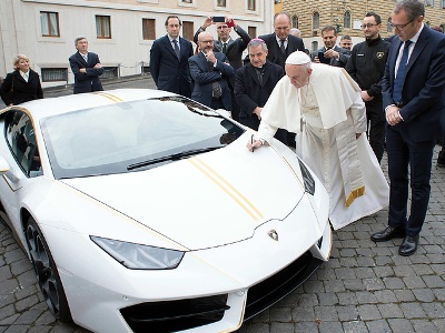Հռոմի պապի Lamborghini-ն Մոնակոյի աճուրդում վաճառվել է 715 հազար եվրոյով