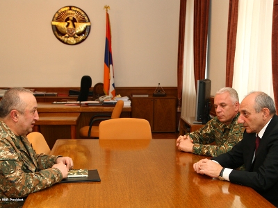 Բակո Սահակյանն ու Մովսես Հակոբյանը քննարկել են բանակաշինությանը վերաբերող հարցեր