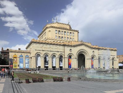 Carpet dedicated to Yerevan'с 2800th anniversary to be presented at History Museum