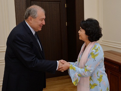 Armen Sarkissian receives President of World Information Technology and Services Alliance