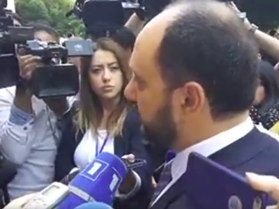 Հորդորում եմ տնօրեններին, ուսուցիչներին վերջ տալ դրամահավաքներին, դրանք խստիվ պատժվելու են. Արայիկ Հարությունյան