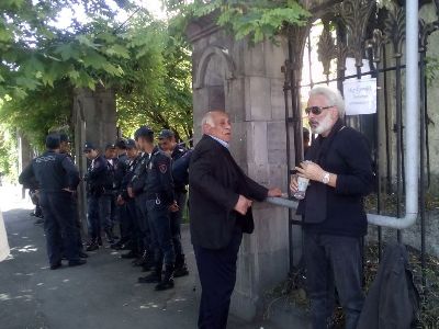 Գործնական քայլի ենք սպասում, որպեսզի բացենք դատարանի մուտքերը. Թորոս Սեֆիլյան
