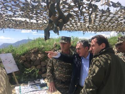Armenian Defense Minister, FM visit south-western border (PHOTO)