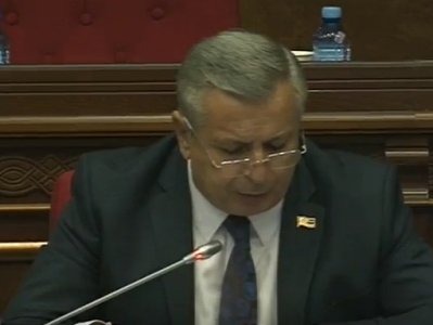Բոլոր զորամասերի մուտքի դռների վրա գրեք 1-16 թեժ գծի համարը. Սերգեյ Բագրատյան