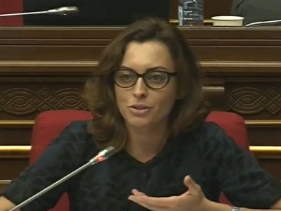 «Պետք է հեռանաք. Պարոն Դավթյան, դուք չեք համապատասխանում Նոր Հայաստանի պահանջներին». Լենա Նազարյան