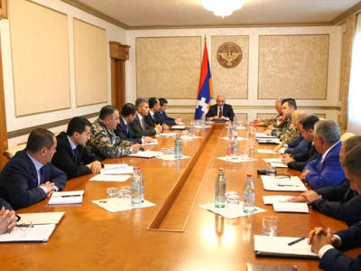 Artsakh president chairs consultatons with regional authorities