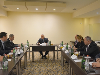 Հայաստանի եւ Ռուսաստանի դատախազները Երեւանում քննարկել են պայմանական վաղակետ ազատման խնդիրը