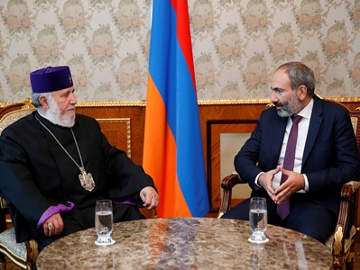 Նիկոլ Փաշինյանն ու Գարեգին Բ-ն քննարկել են ներքաղաքական իրադարձությունները