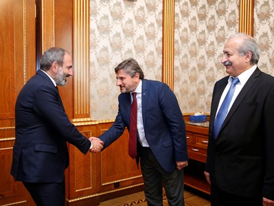 Վարչապետն ընդունել է Ռամկավար ազատական կուսակցության պատվիրակությանը (Ֆոտո)