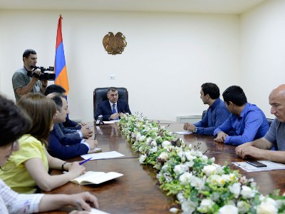 Քննարկել են դեպի Ռուսաստան ուղեւորափոխադրումների արգելքը. Նախարարն ընդունել է բողոքողներին