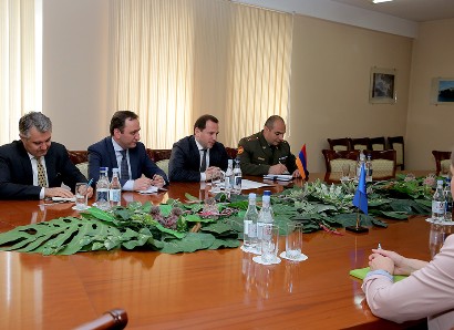 Armenia Defense Minister receives receives EU Special Representative Toivo Klaar