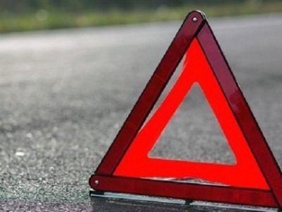 «Մերսեդեսը» բախվել են դաշտամիջյան ծառերին. 3-ամյա տղան տեղափոխվել է հիվանդանոց
