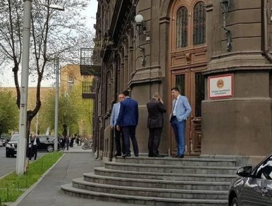 «Ժողովուրդ». ՀՀԿ վերնախավն ափսոսում է, բայց արդեն ուշ է
