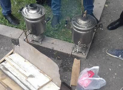 Ցուցարարները ինքնաեռեր են բերել ակցիայի վայր. Արցախում բողոքի ակցիան շարունակվում է (Ֆոտո)