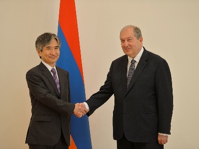 Արմեն Սարգսյանին իր հավատարմագրերն է հանձնել Ճապոնիայի նորանշանակ դեսպանը (Ֆոտո)