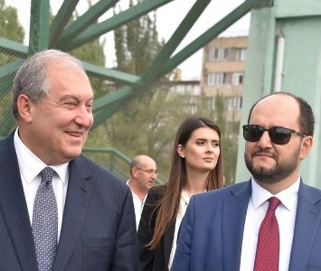 «Հրապարակ». Արմեն Սարգսյանը գործի է անցել. Իրավաբանների խումբն արդեն աշխատում է սահմանադրական փոփոխությունների վրա