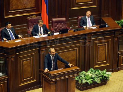Пашинян попытался объяснить, почему в их программе нет показателей экономического роста