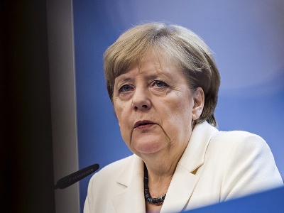 Merkel: Germany should be ready to compromise with France on euro zone reform