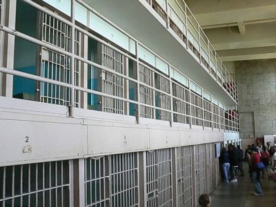 Власти США отправят в тюрьмы 1600 мигрантов