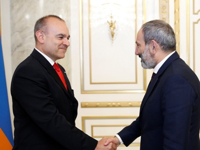Armenia PM, Italy ambassador discuss collaboration