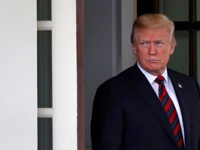 Трамп сообщил, что его супруге Меланье временно противопоказаны перелеты