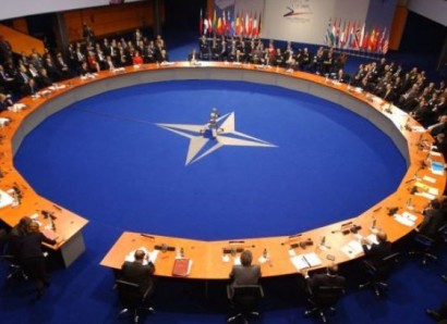 В минобороны Италии заявили, что лишь НАТО может обеспечить безопасность в Средиземноморье